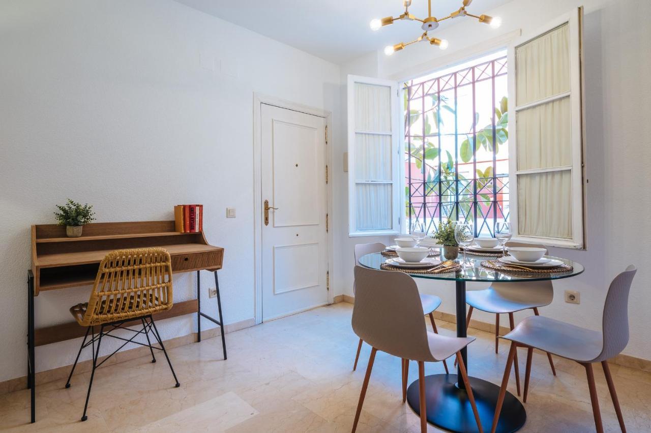 Lirio Suite Apartment - Private Parking Included Sevilla Exterior foto