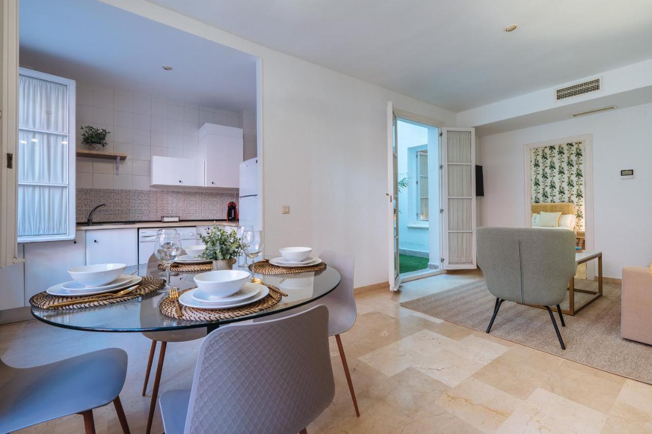 Lirio Suite Apartment - Private Parking Included Sevilla Exterior foto