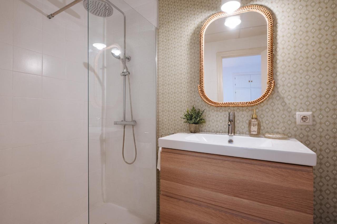 Lirio Suite Apartment - Private Parking Included Sevilla Exterior foto