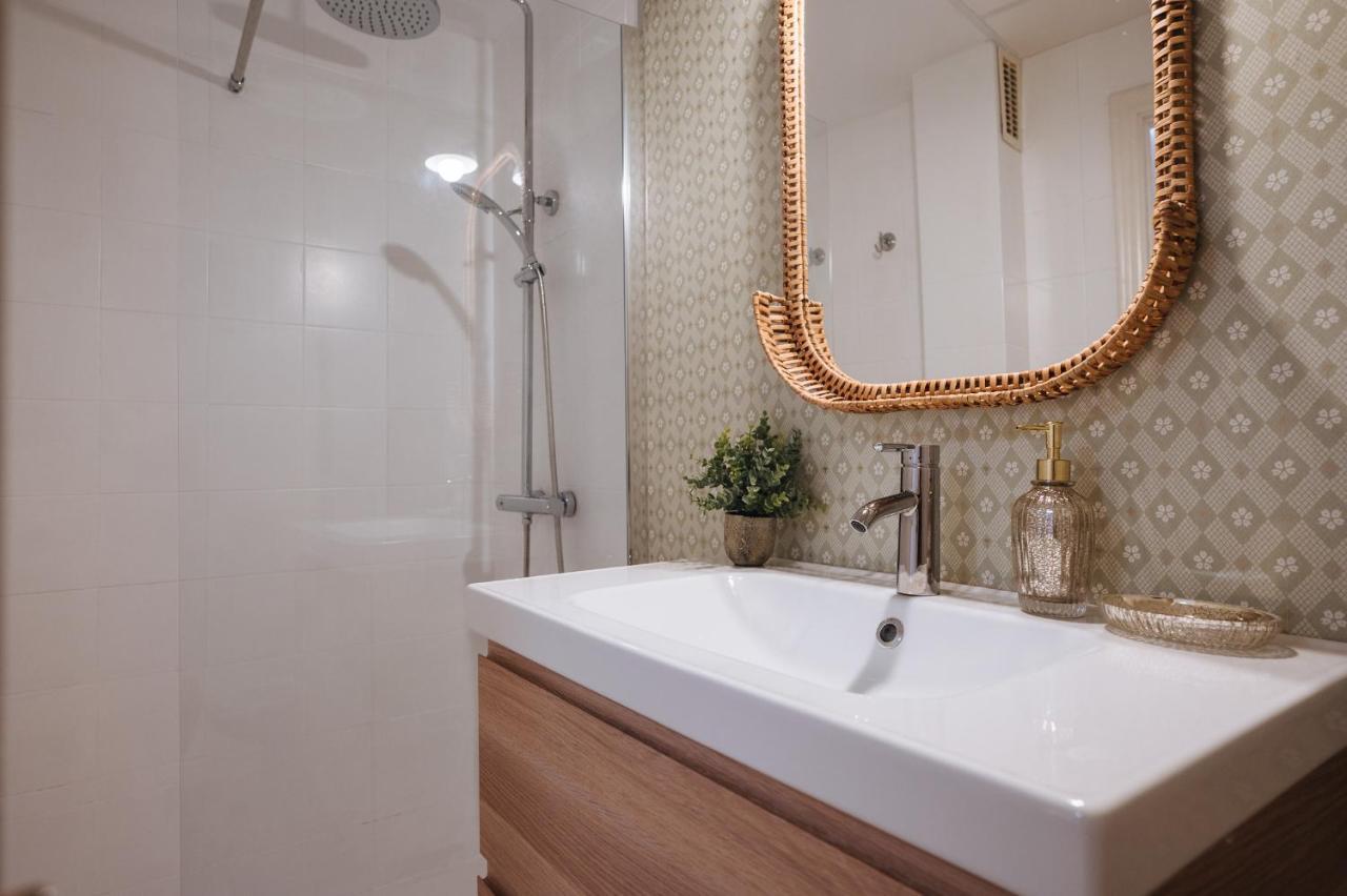 Lirio Suite Apartment - Private Parking Included Sevilla Exterior foto