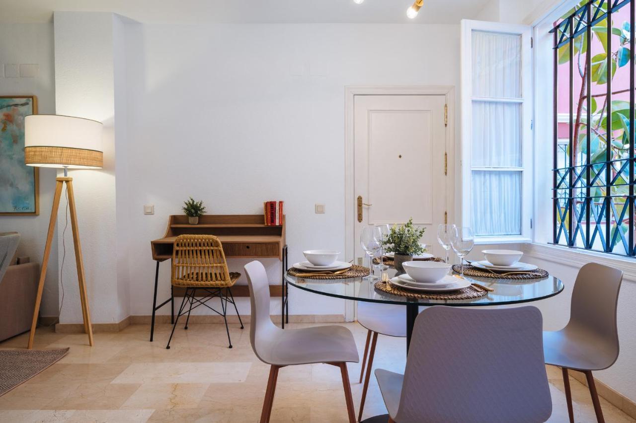 Lirio Suite Apartment - Private Parking Included Sevilla Exterior foto